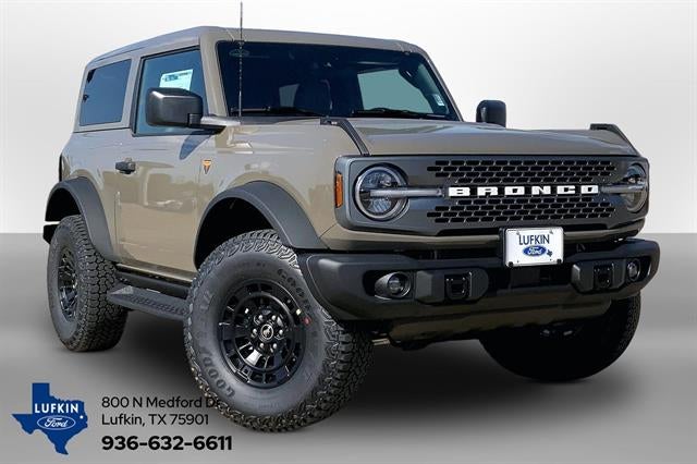 2026 Ford Bronco Badlands in Marsh Gray — front three-quarter view